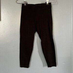 VICTORIA’S SECRET PINK Solid Black Capri Leggings